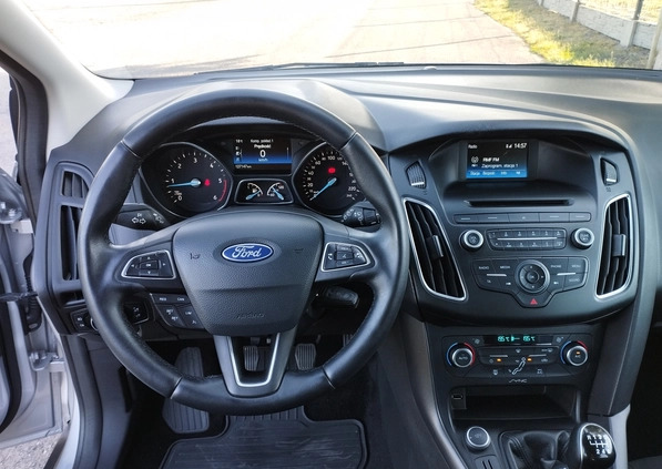 Ford Focus cena 40467 przebieg: 127000, rok produkcji 2018 z Niemcza małe 704